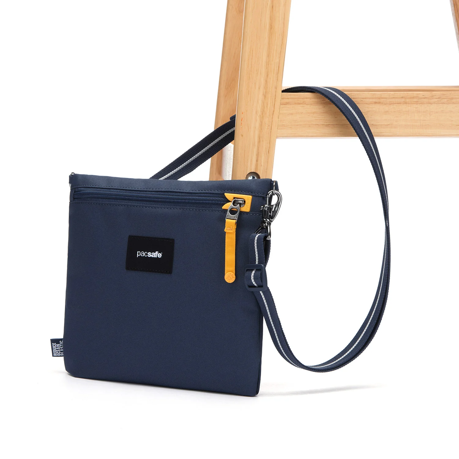 Pacsafe® GO anti-theft crossbody pouch - Image 19