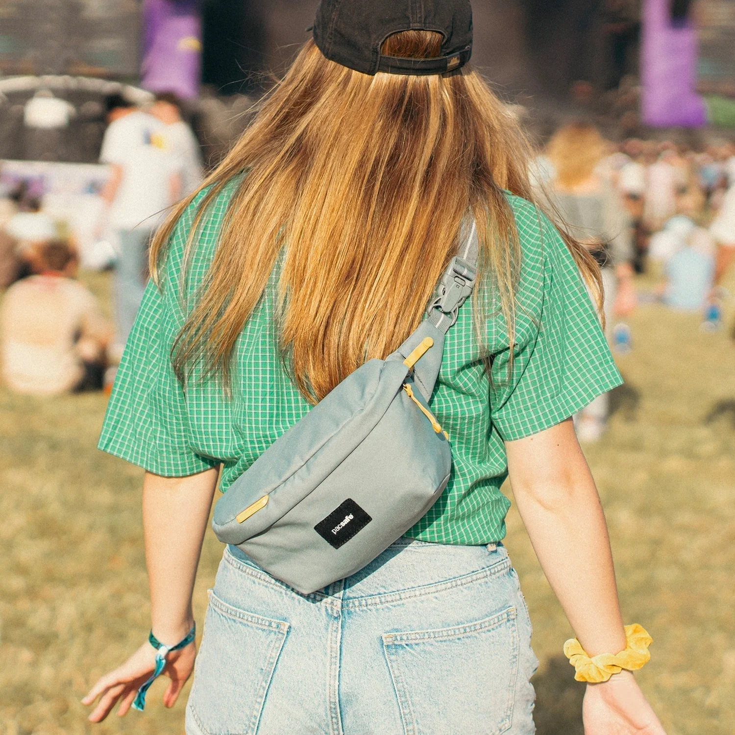 Pacsafe® GO anti-theft sling pack - Image 2