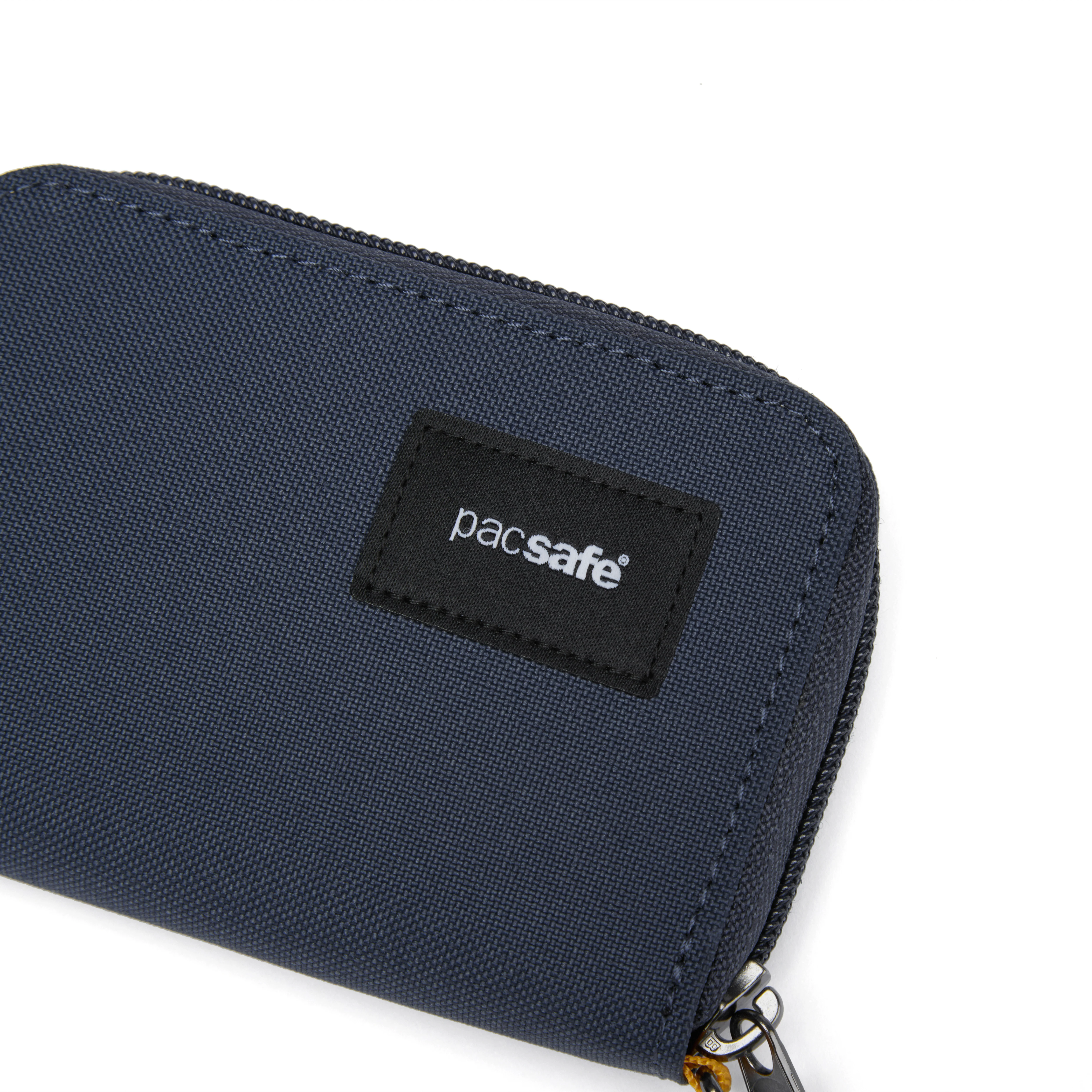Pacsafe® RFIDsafe™ RFID blocking card wallet - Image 29