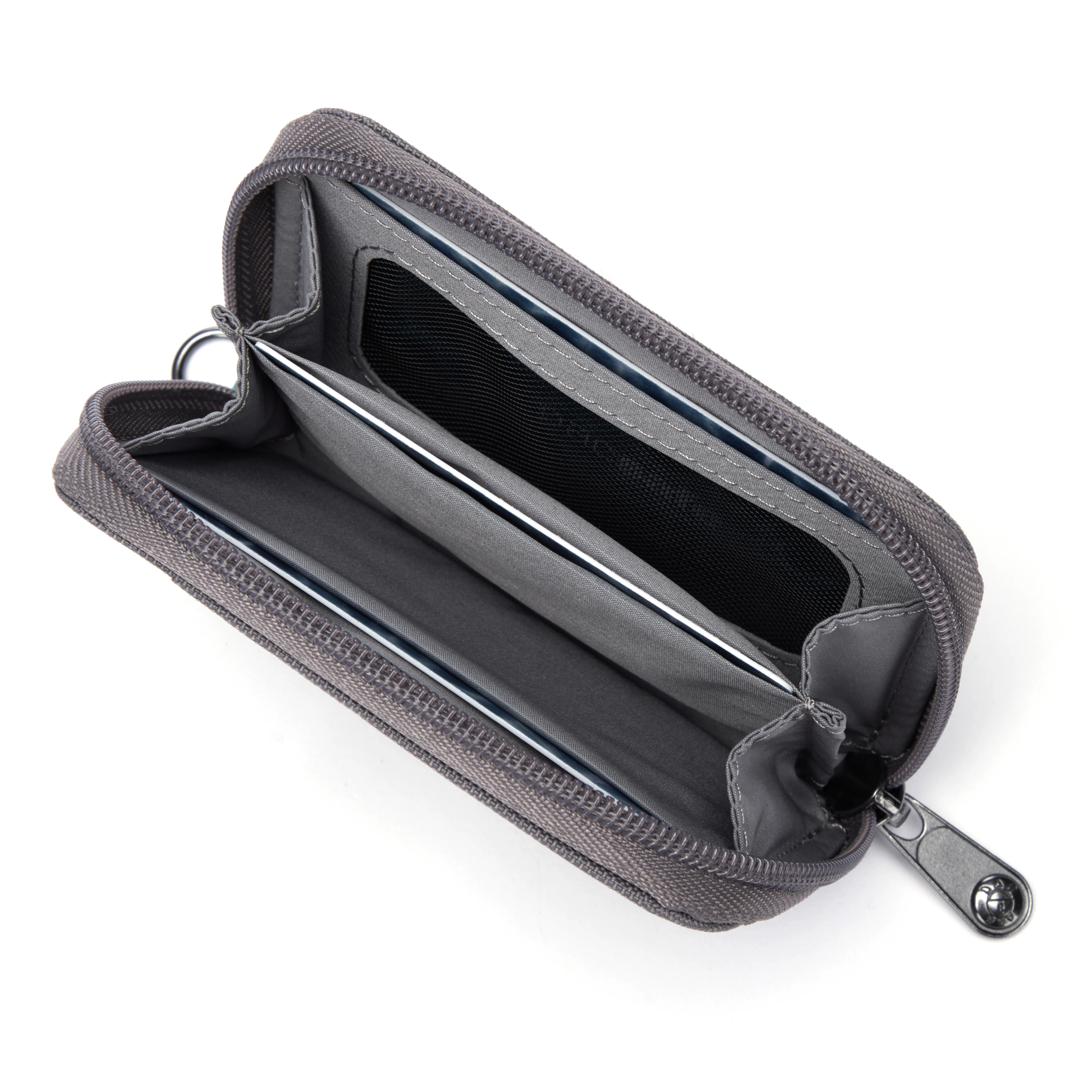 Pacsafe® RFIDsafe™ RFID blocking card wallet - Image 6