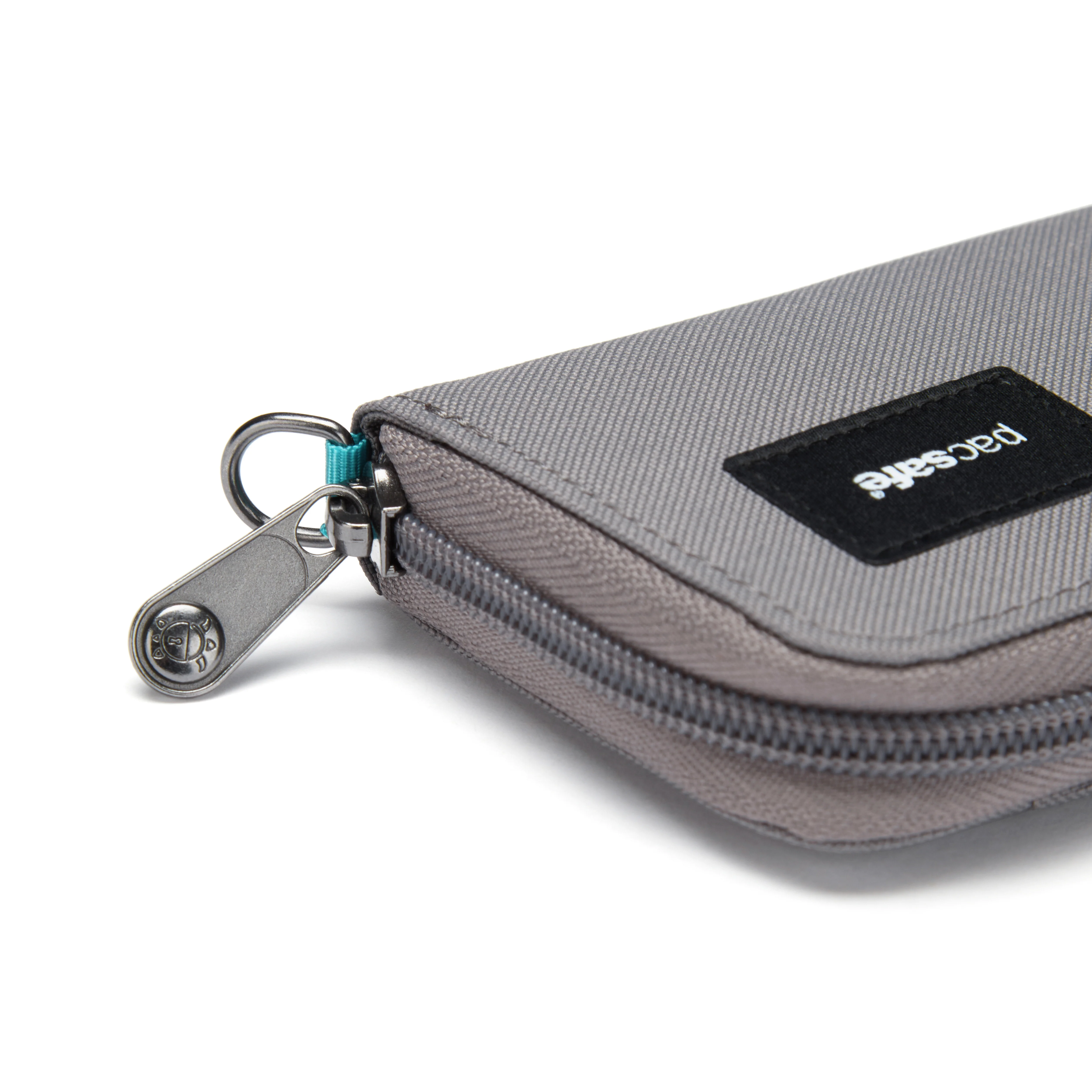 Pacsafe® RFIDsafe™ RFID blocking card wallet - Image 8