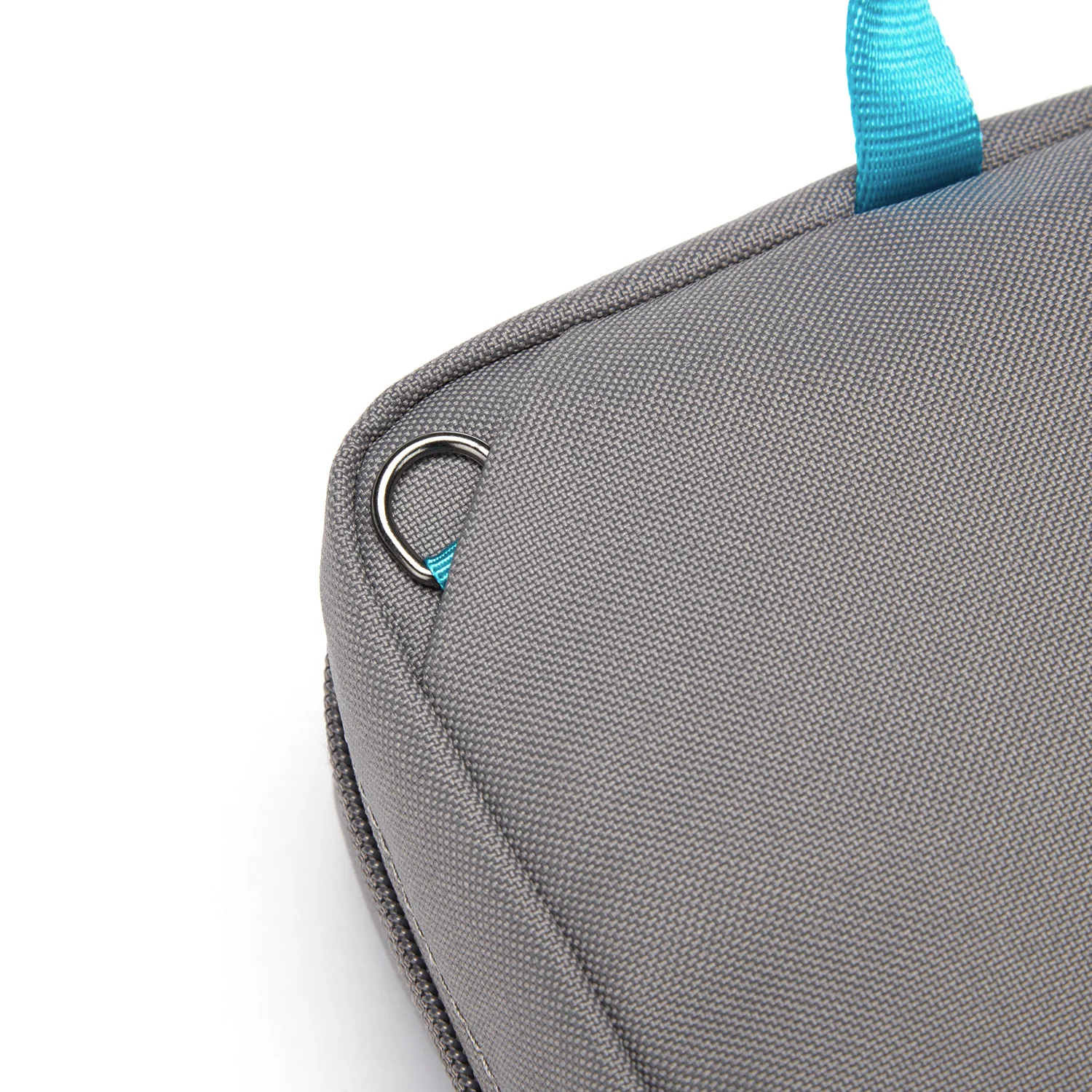 Pacsafe® RFIDsafe™ RFID blocking gear pouch - Image 13