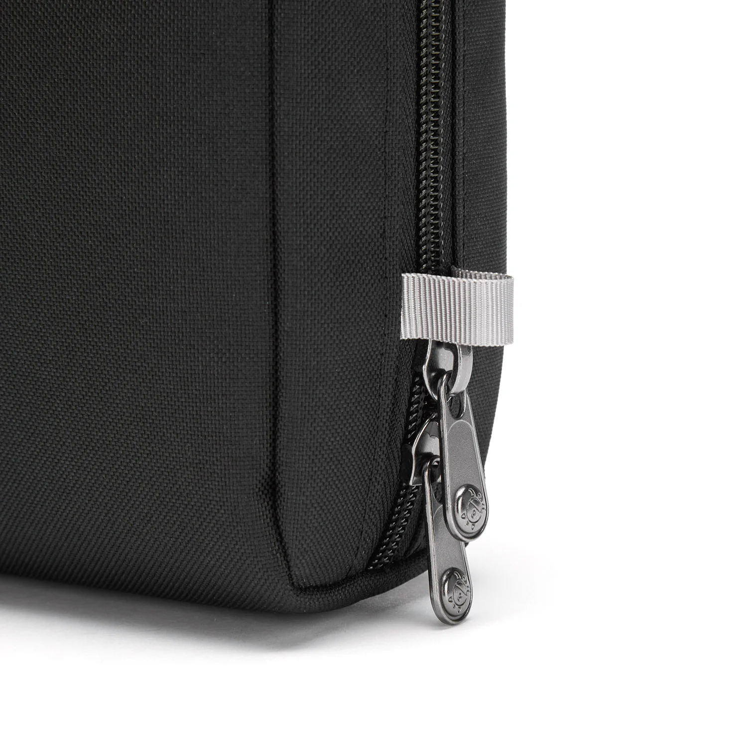 Pacsafe® RFIDsafe™ RFID blocking gear pouch - Image 24
