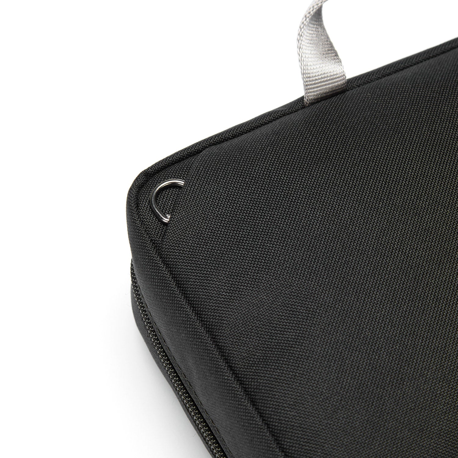 Pacsafe® RFIDsafe™ RFID blocking gear pouch - Image 25