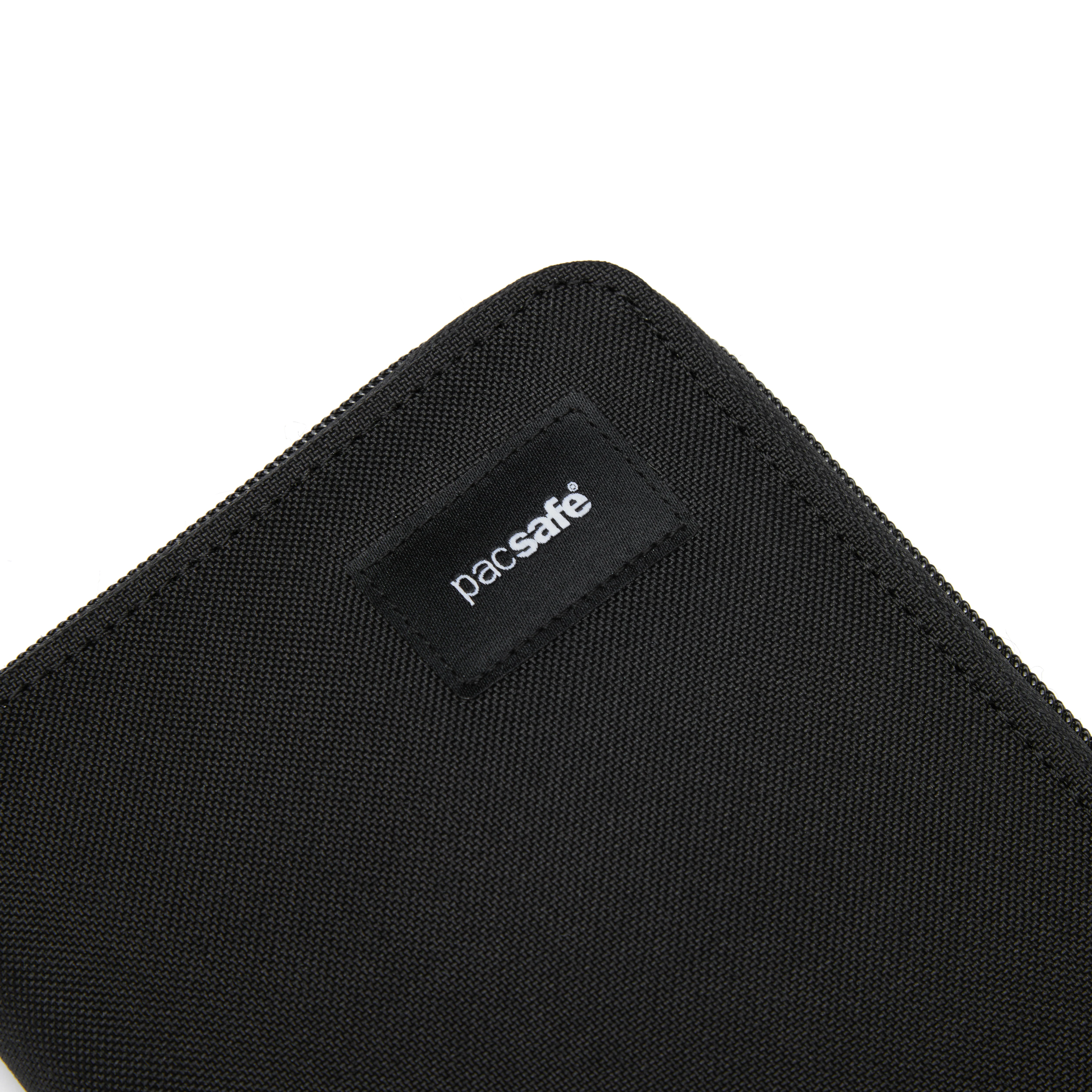 Pacsafe® RFIDsafe™ RFID blocking travel wallet - Image 9