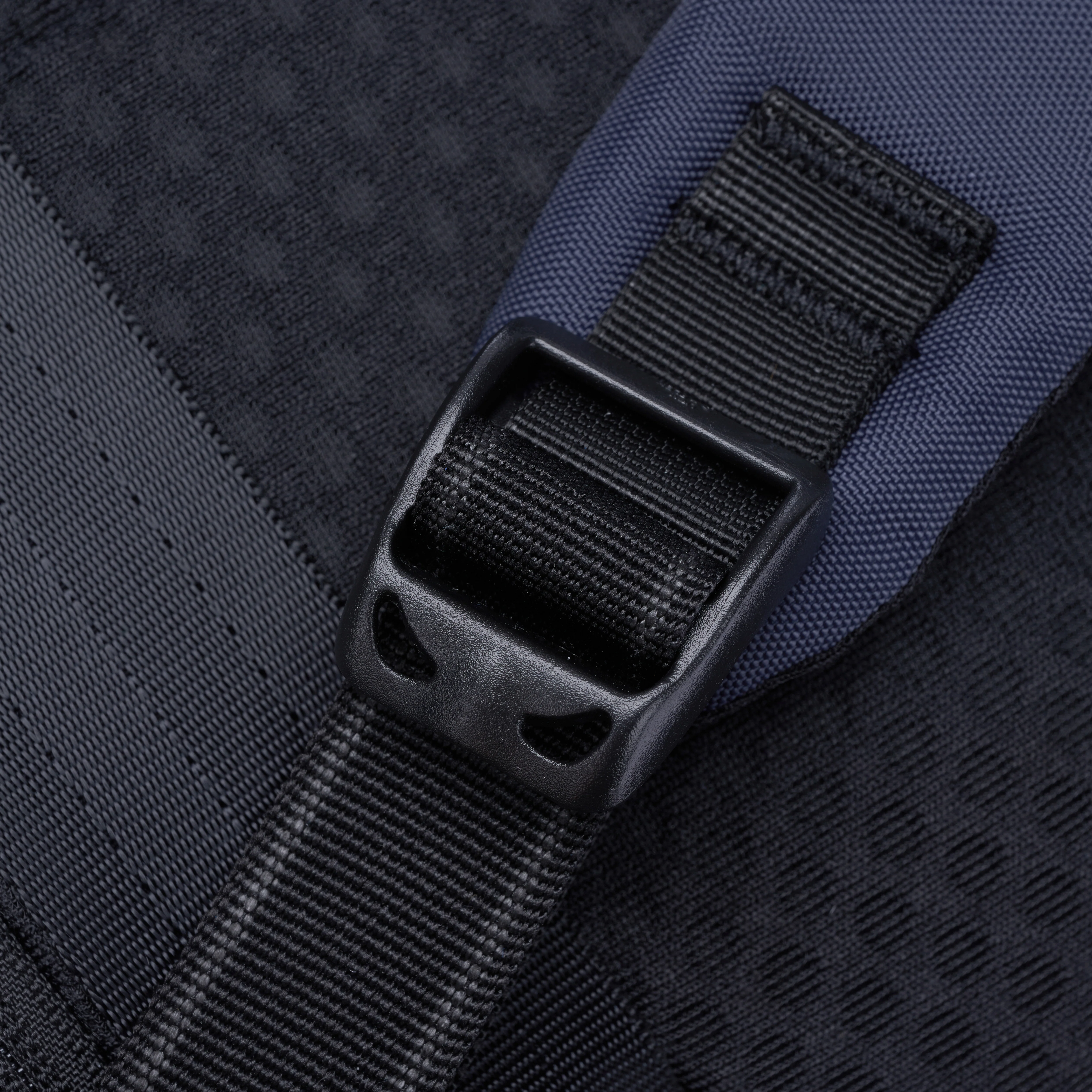 Pacsafe® V 16L Anti-Theft All-Around Backpack - Image 48
