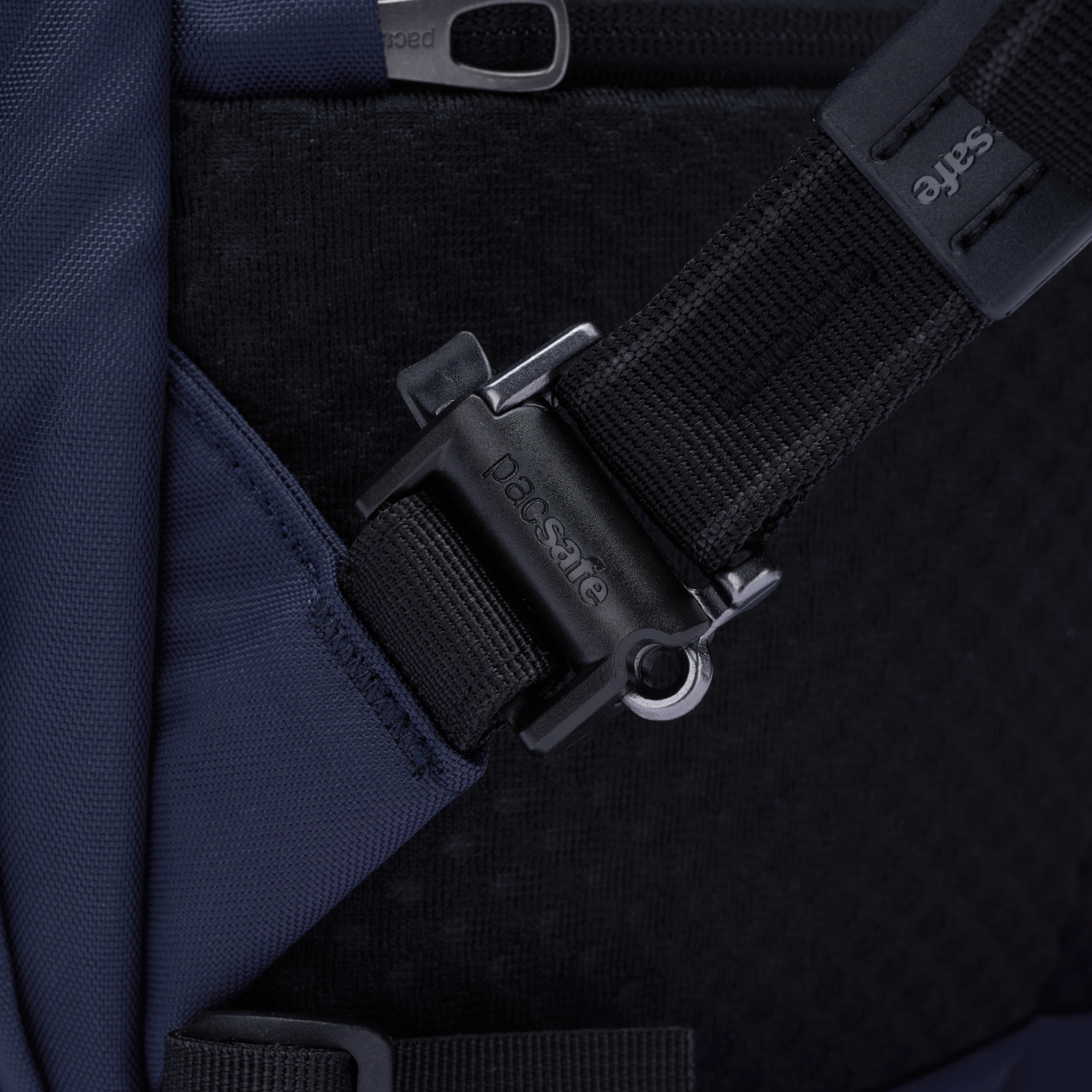 Pacsafe® V 16L Anti-Theft All-Around Backpack - Image 49