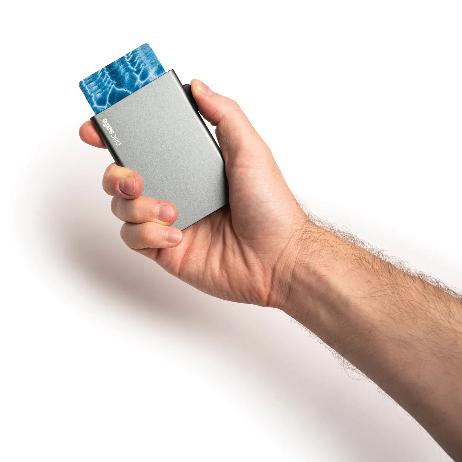 Pacsafe® RFIDsafe™ RFID blocking aluminum slider wallet - Image 5