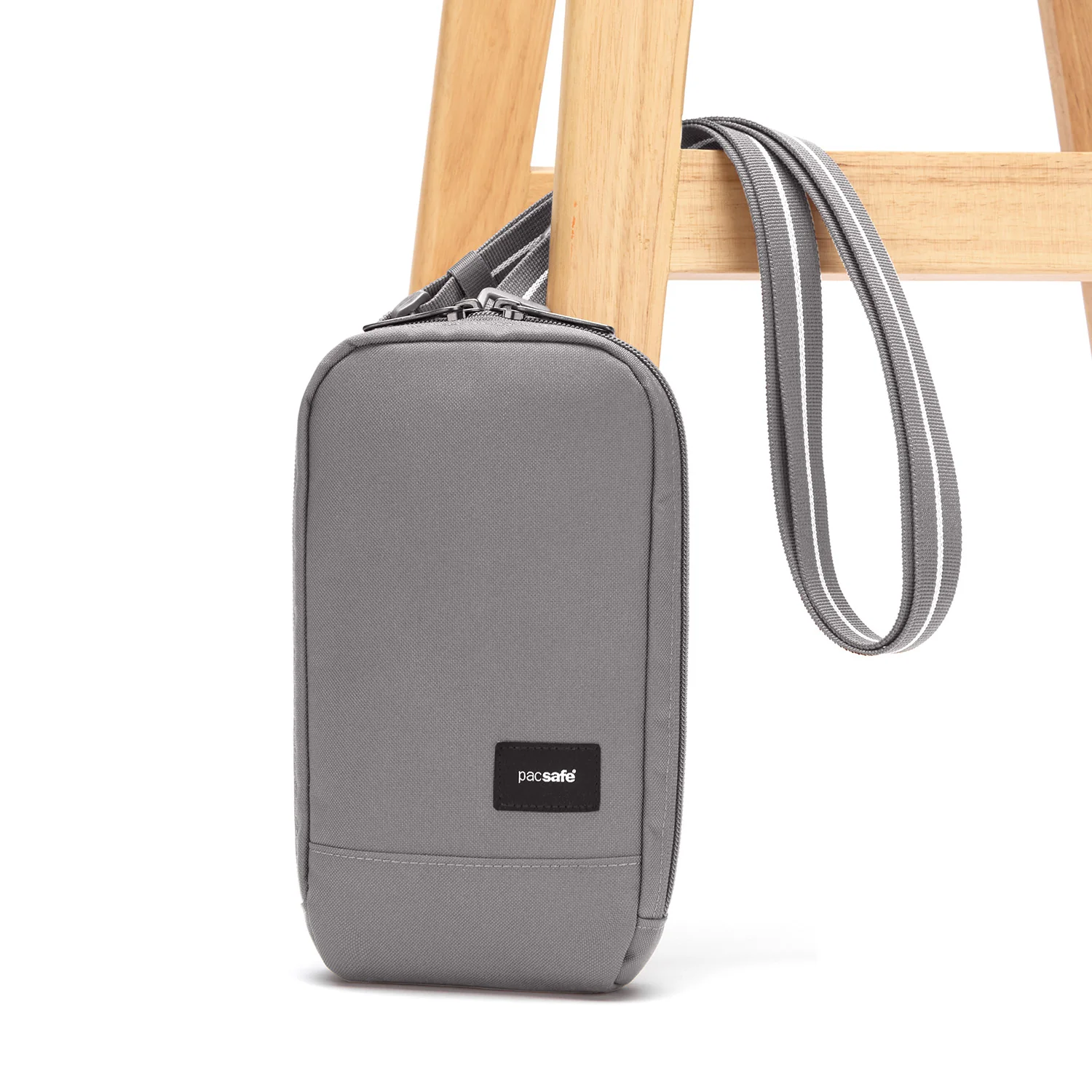 Pacsafe® RFIDsafe™ RFID blocking tech crossbody - Image 21