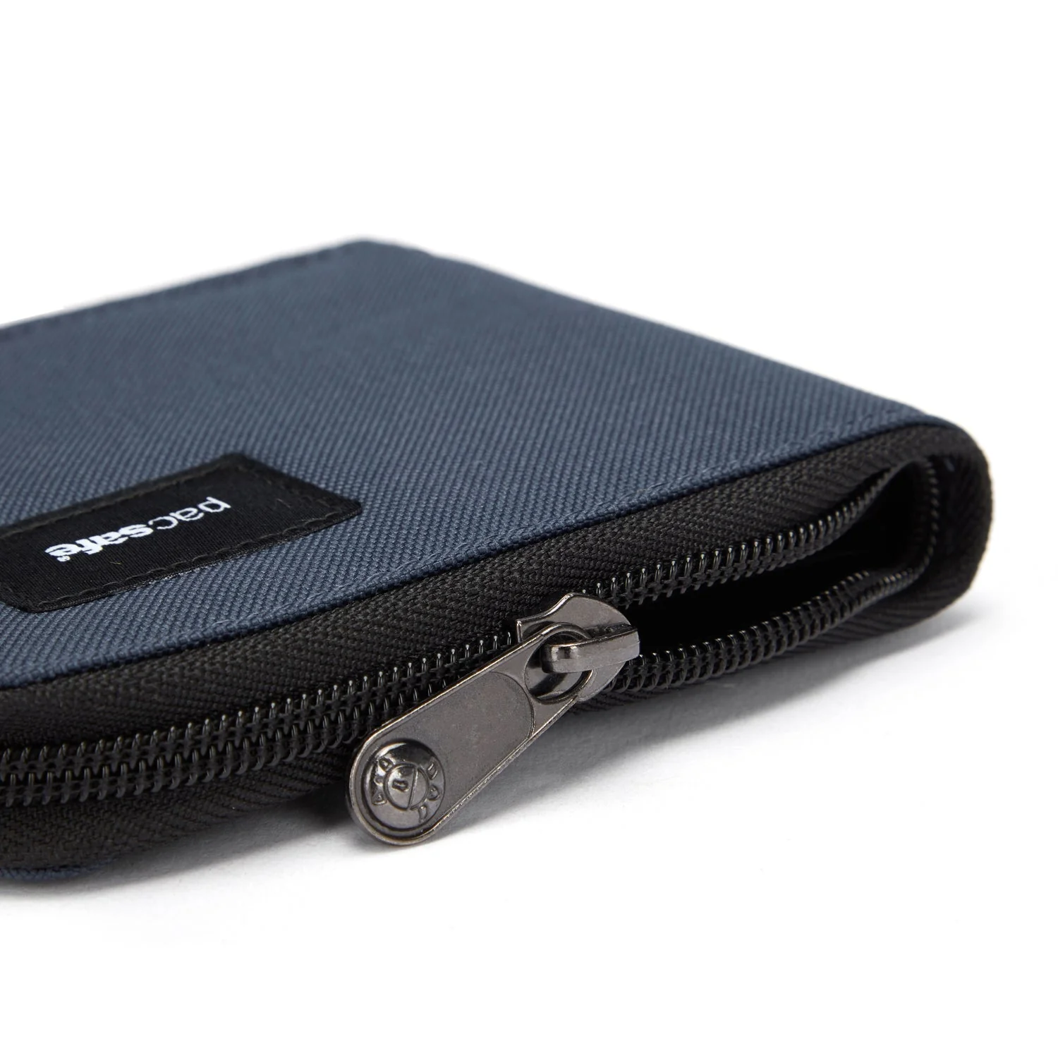 Pacsafe® RFIDsafe™ RFID blocking zip around wallet - Image 5