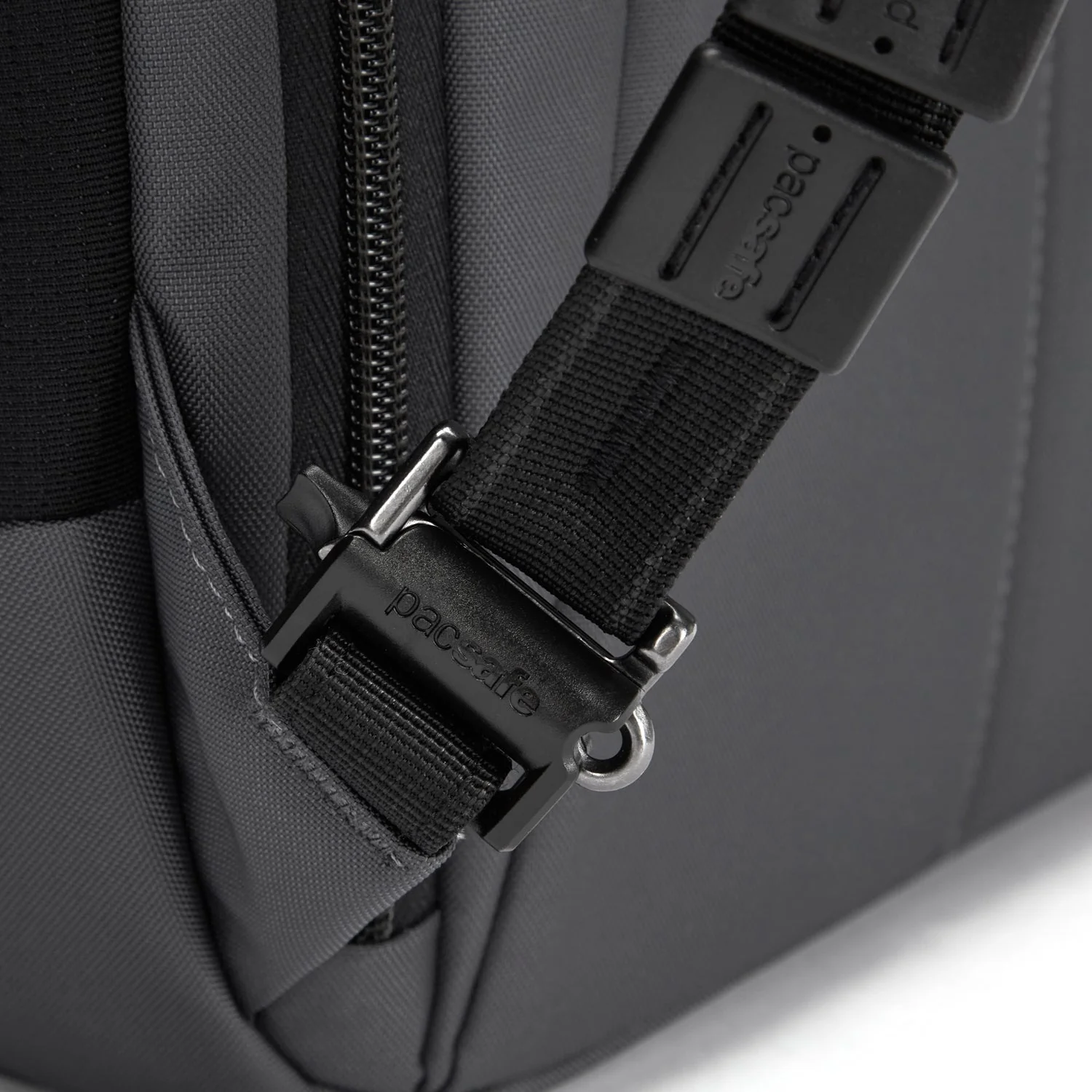 Pacsafe® EXP35 anti-theft travel backpack - Image 19