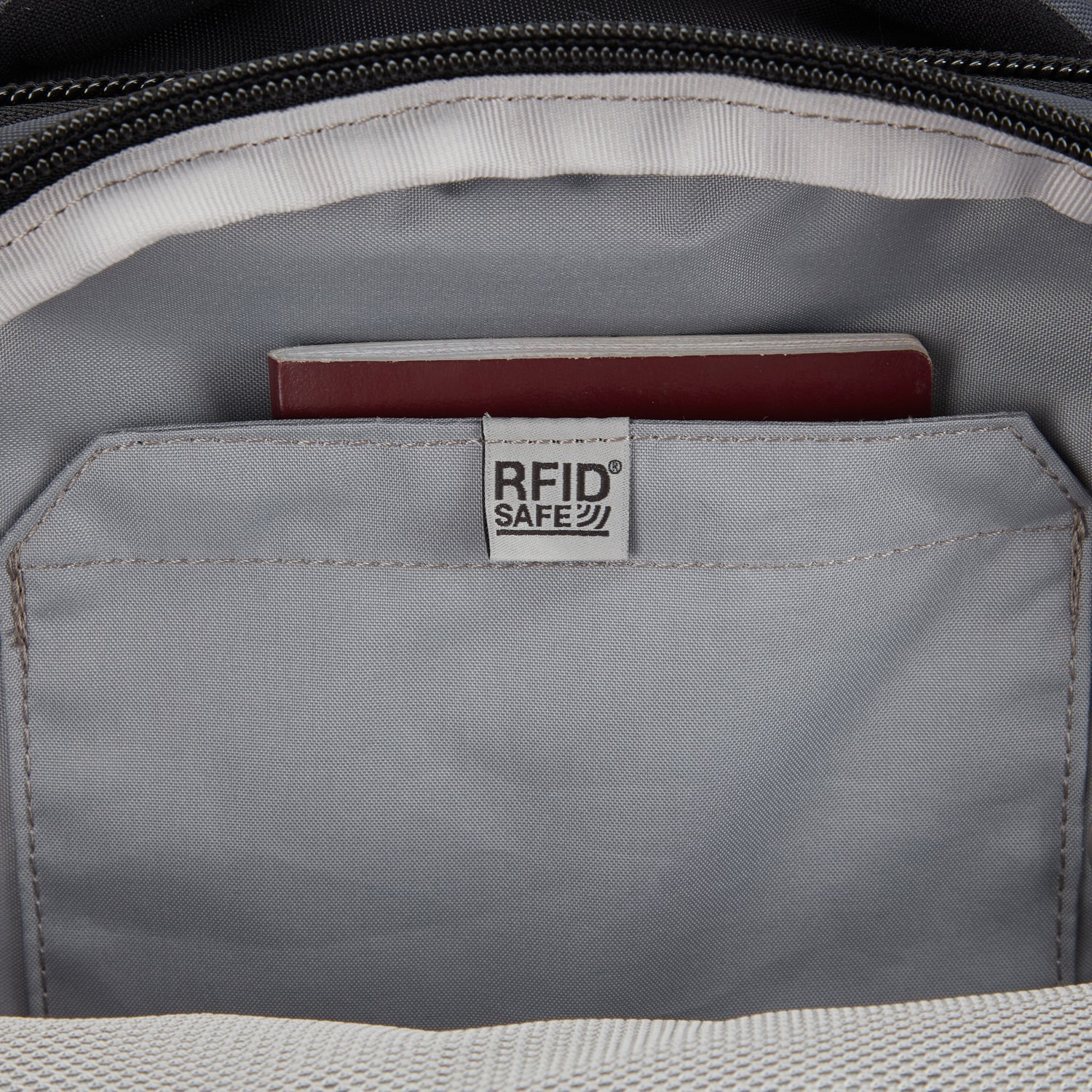 Pacsafe® EXP35 anti-theft travel backpack - Image 21