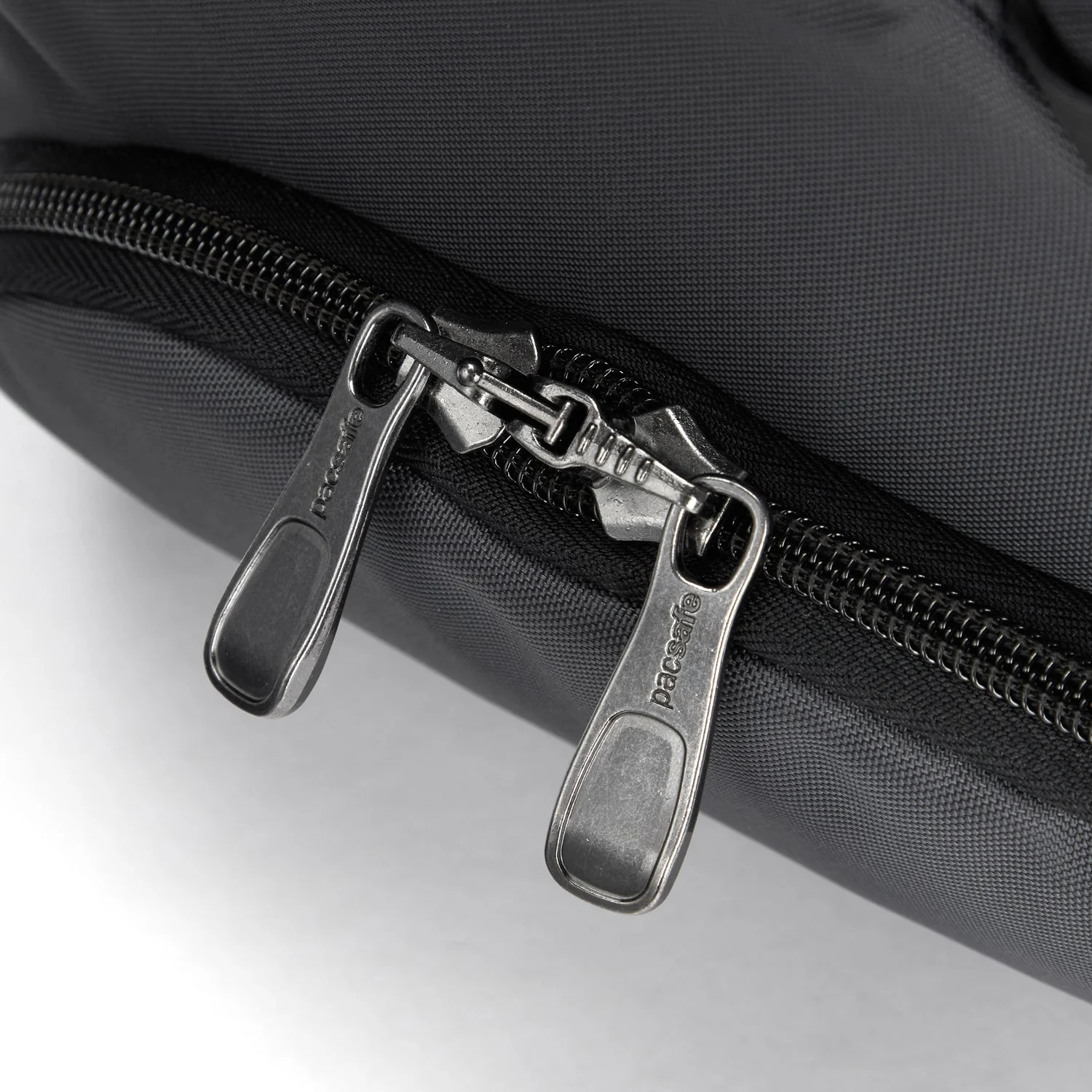 Pacsafe® EXP35 anti-theft travel backpack - Image 22