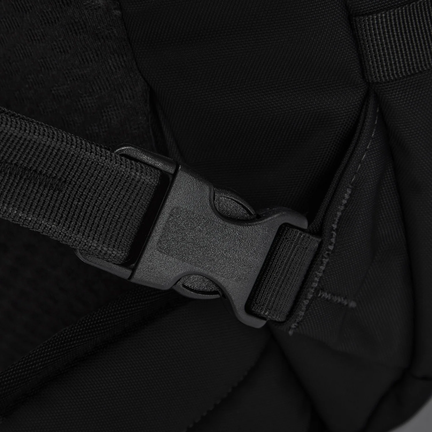 Pacsafe® EXP45 anti-theft carry-on travel pack - Image 25