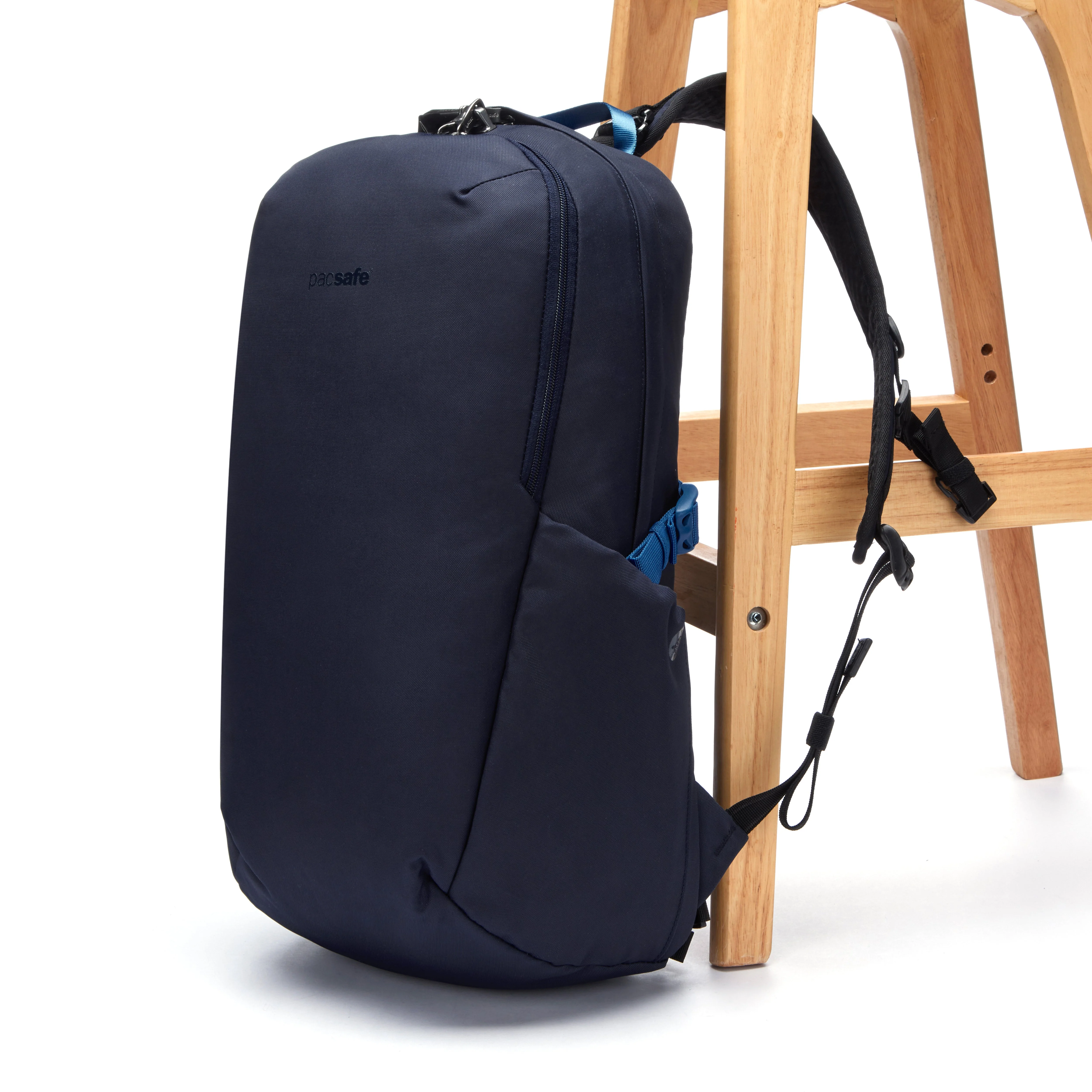 Pacsafe® V 24L Anti-Theft Active Backpack - Image 38
